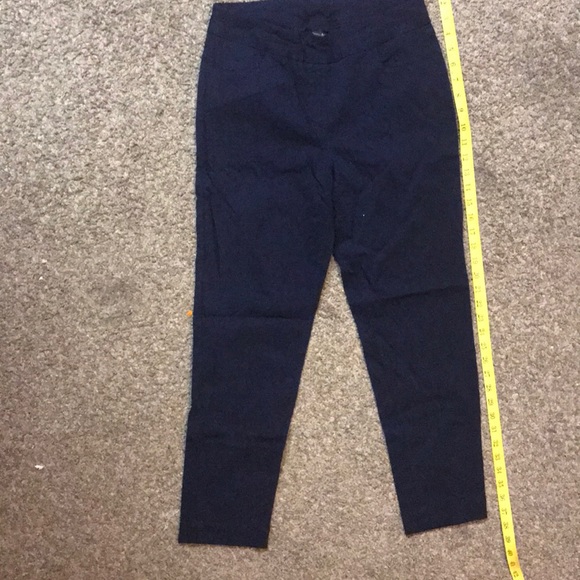 Slim Sation Black Capri - Picture 6 of 8